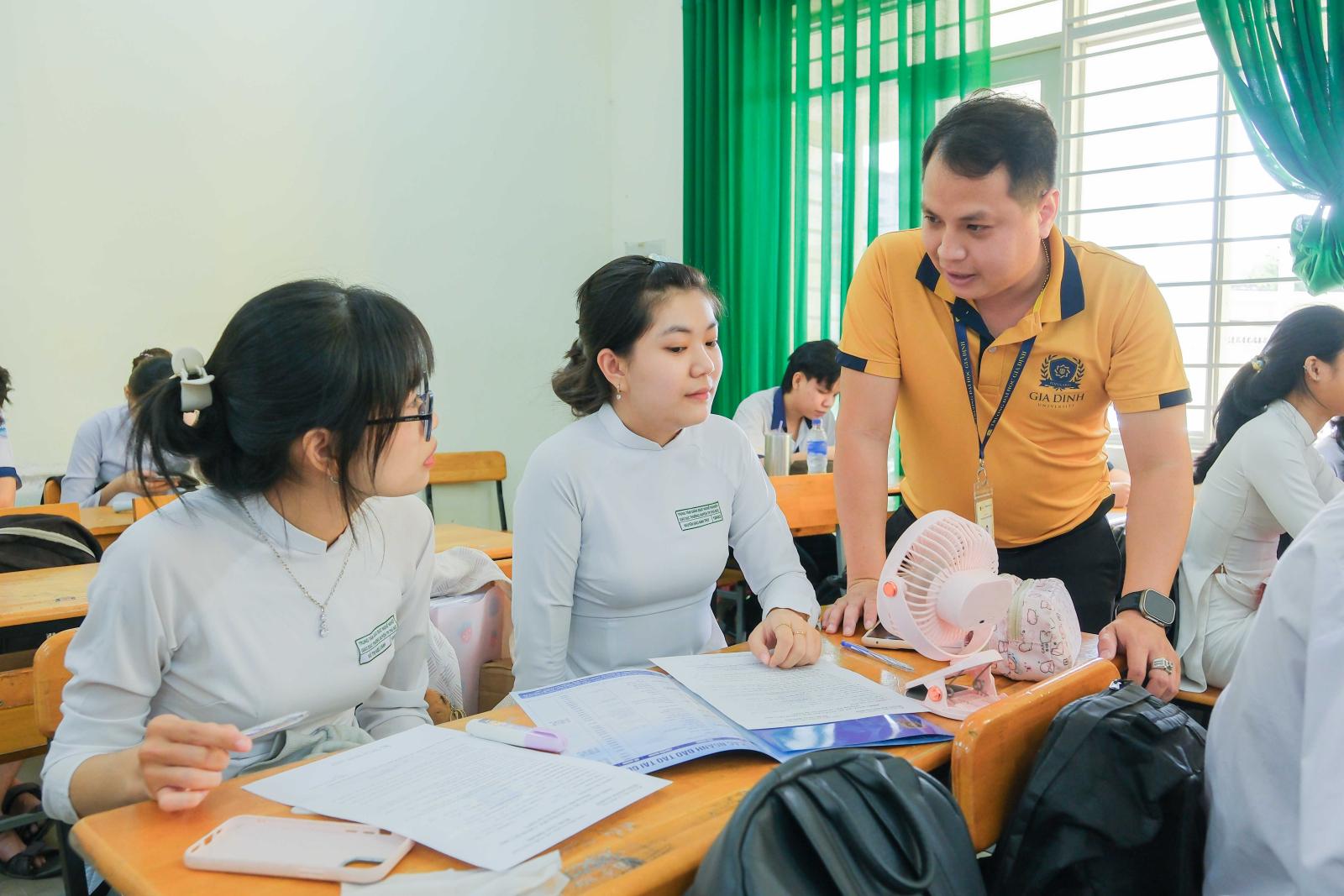 áp lực thi cử ở học sinh