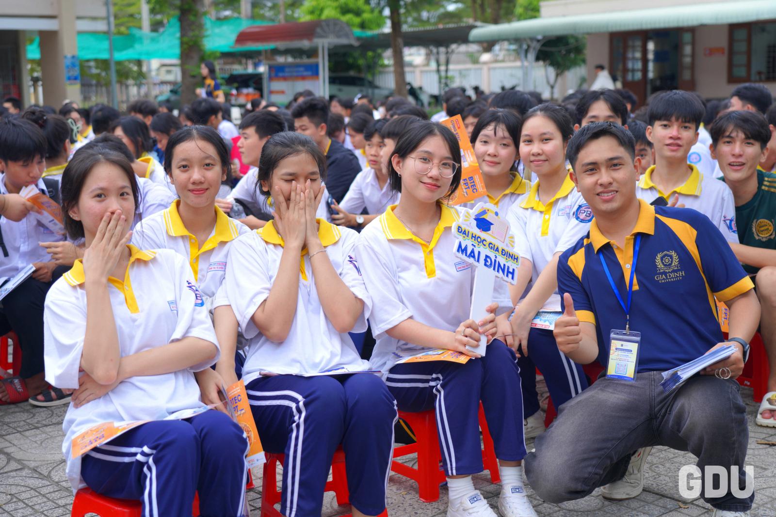 Tu-van-huong-nghiep-giup-ban-tre-tim-ra-con-duong-phu-hop