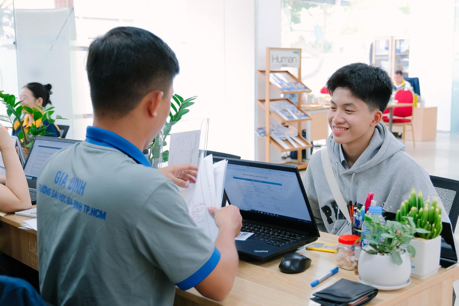 hồ sơ xét tuyển học bạ đại học