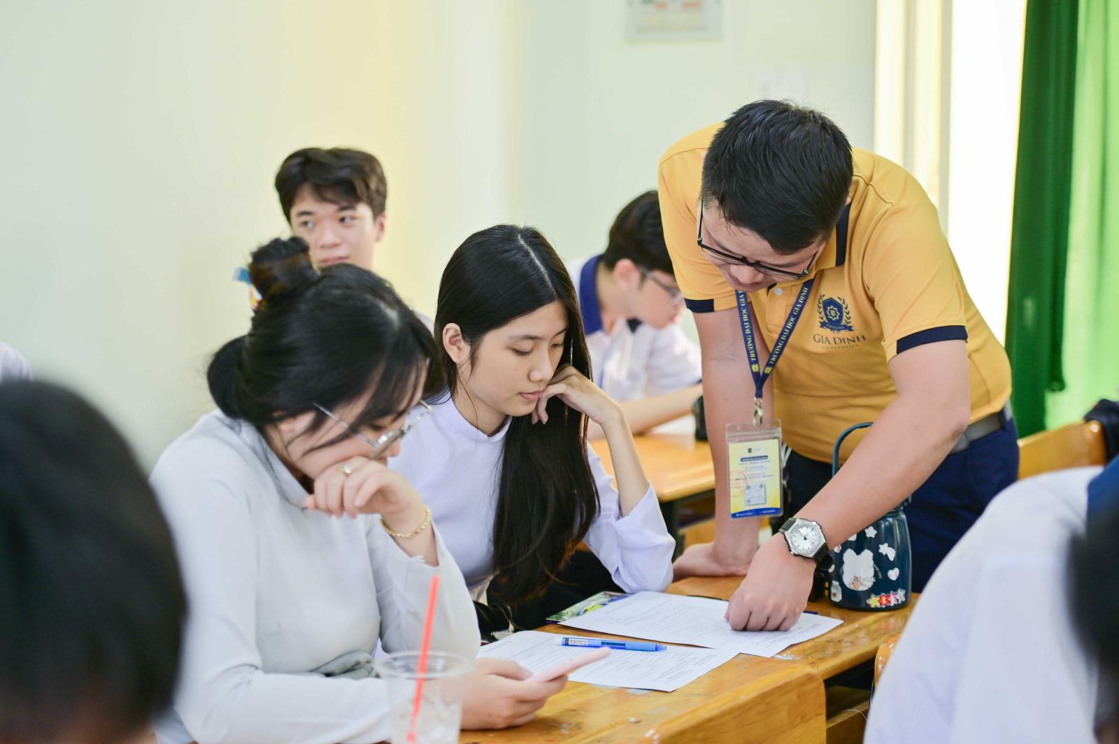 Học bổng CNTT dành cho sinh viên, thông tin về các chương trình và cách thức đăng ký