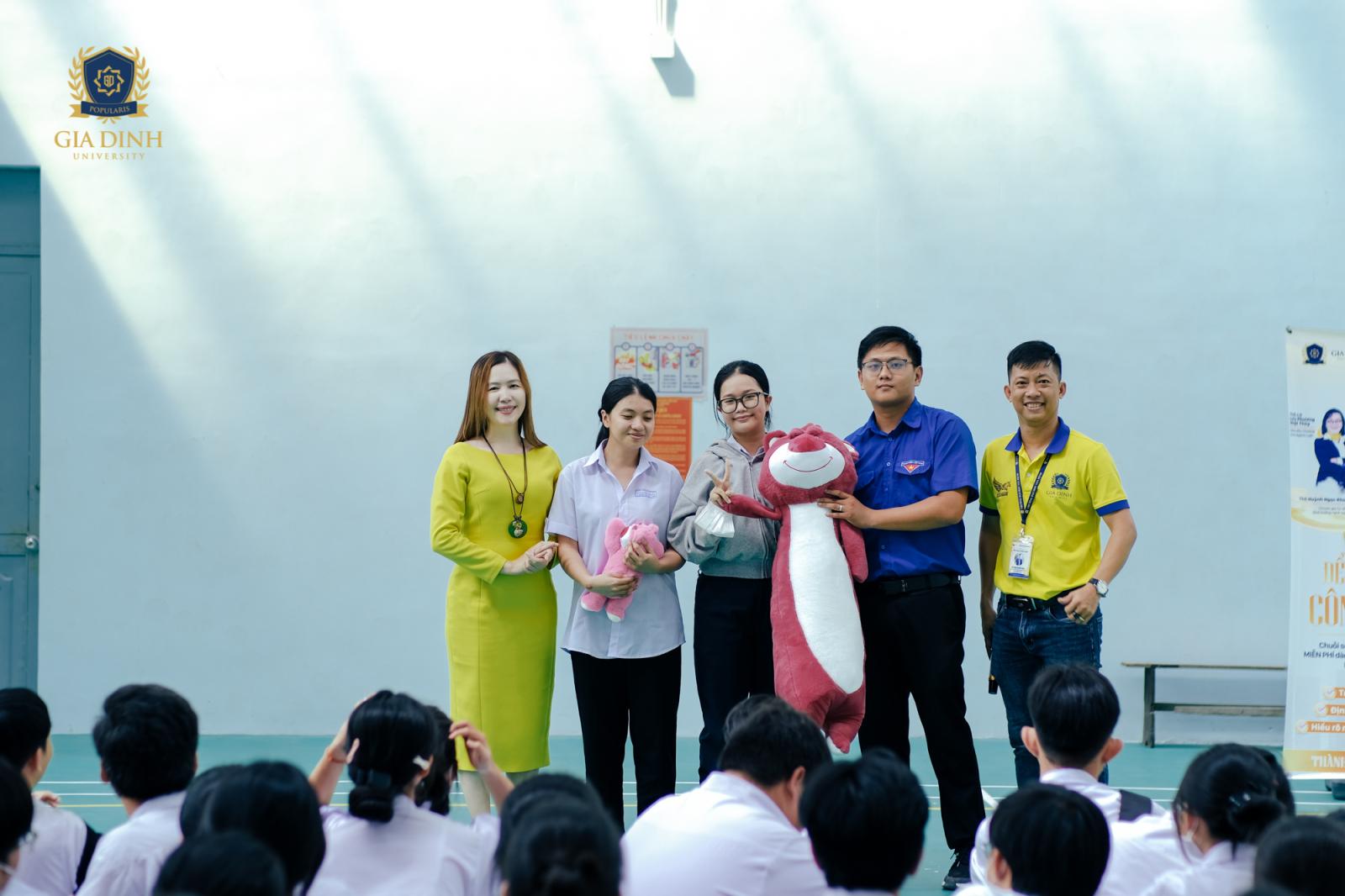 Học hỏi kinh nghiệm từ những người thành công