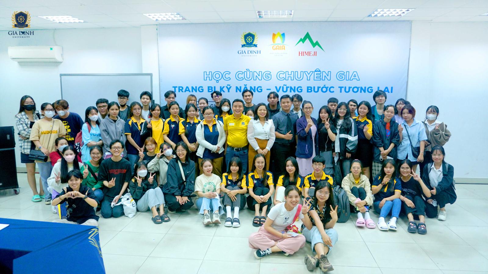 Hội thảo thực tập sinh viên giao lưu chia sẻ kinh nghiệm