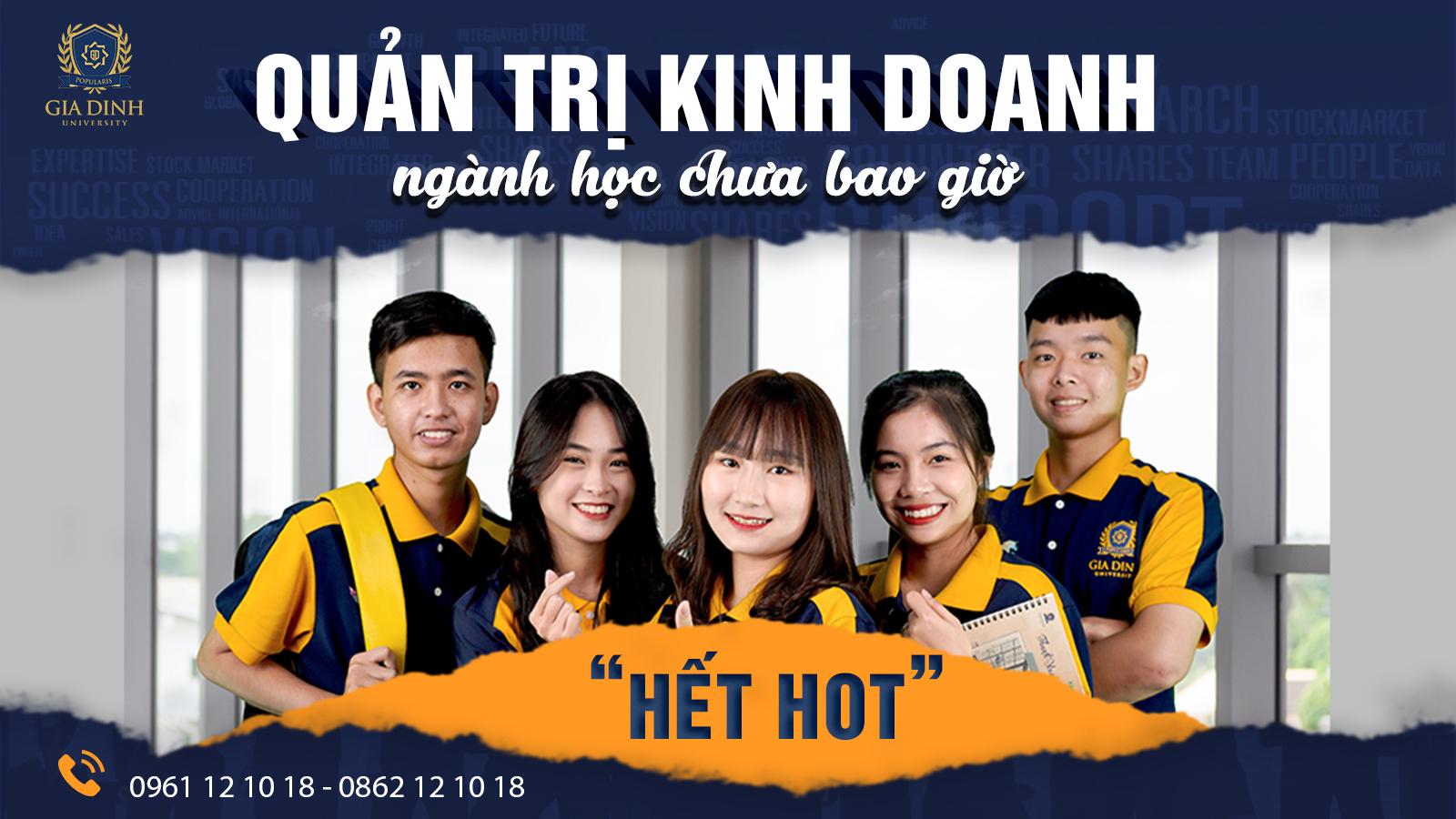 nhom-doanh-nhan-giao-tiep-thuyet-phuc-trong-cuoc-hop-kinh-doanh