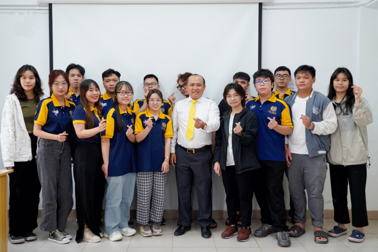 Bằng đại học có thể mang lại lợi thế cho lập trình viên trong thị trường việc làm