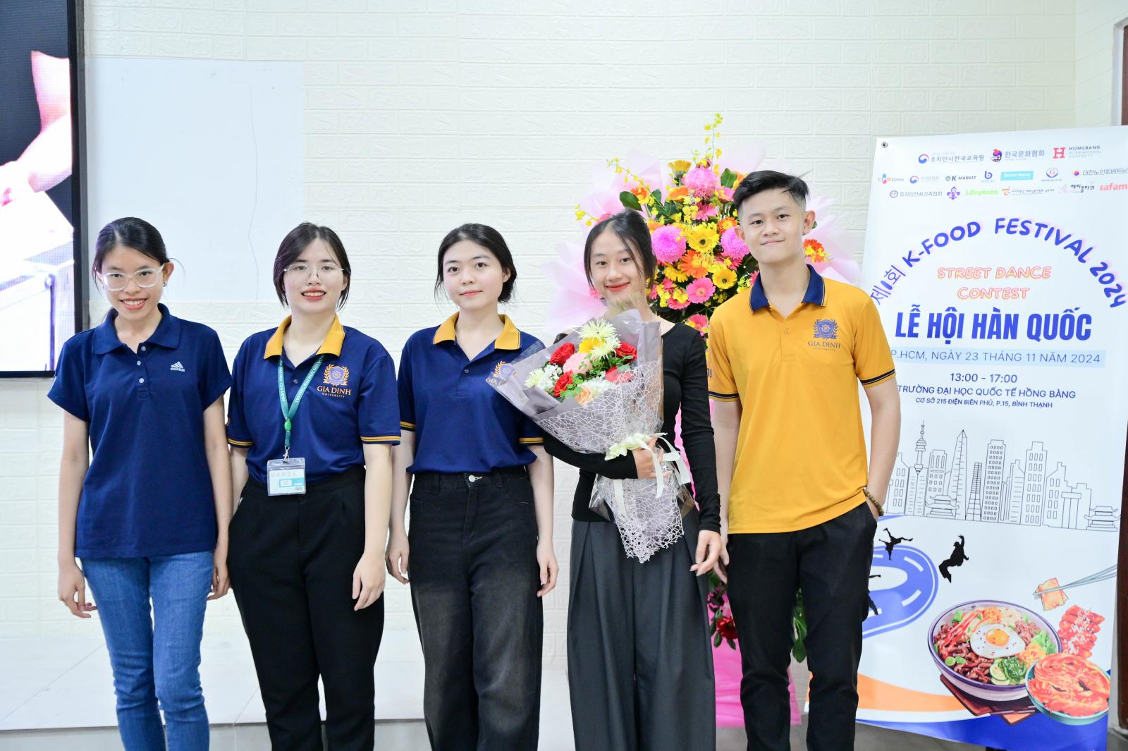 Lịch sự kiện du lịch giúp khám phá thế giới và trải nghiệm văn hóa địa phương.