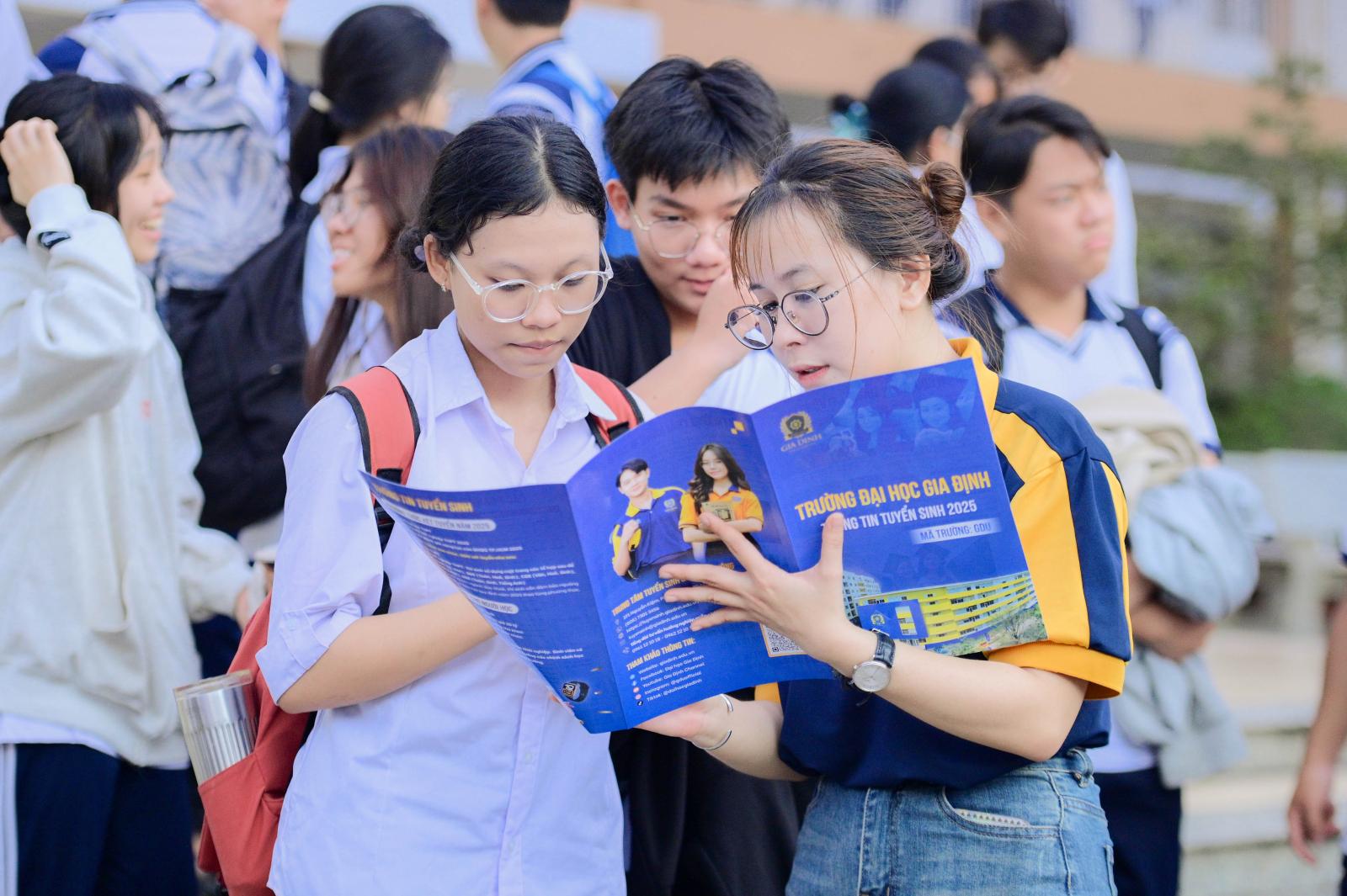 Những điều cần lưu ý khi xét tuyển vào đại học Việt Nam dành cho học sinh quốc tế