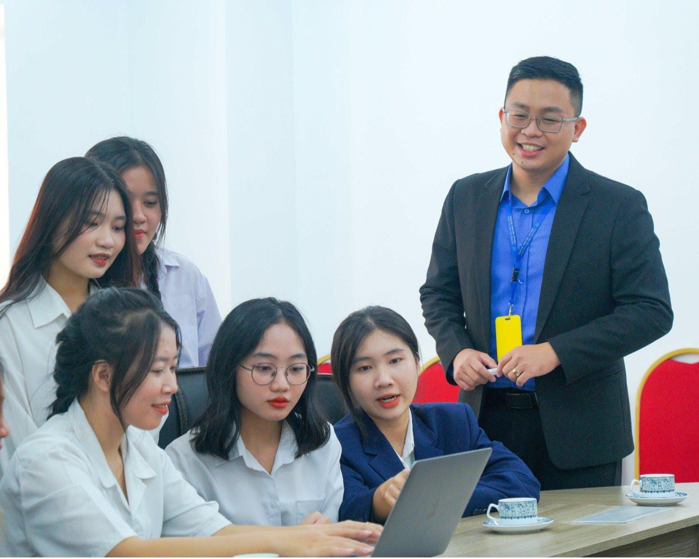 Môn học cơ sở ngành là gì, tầm quan trọng của kiến thức nền tảng vững chắc