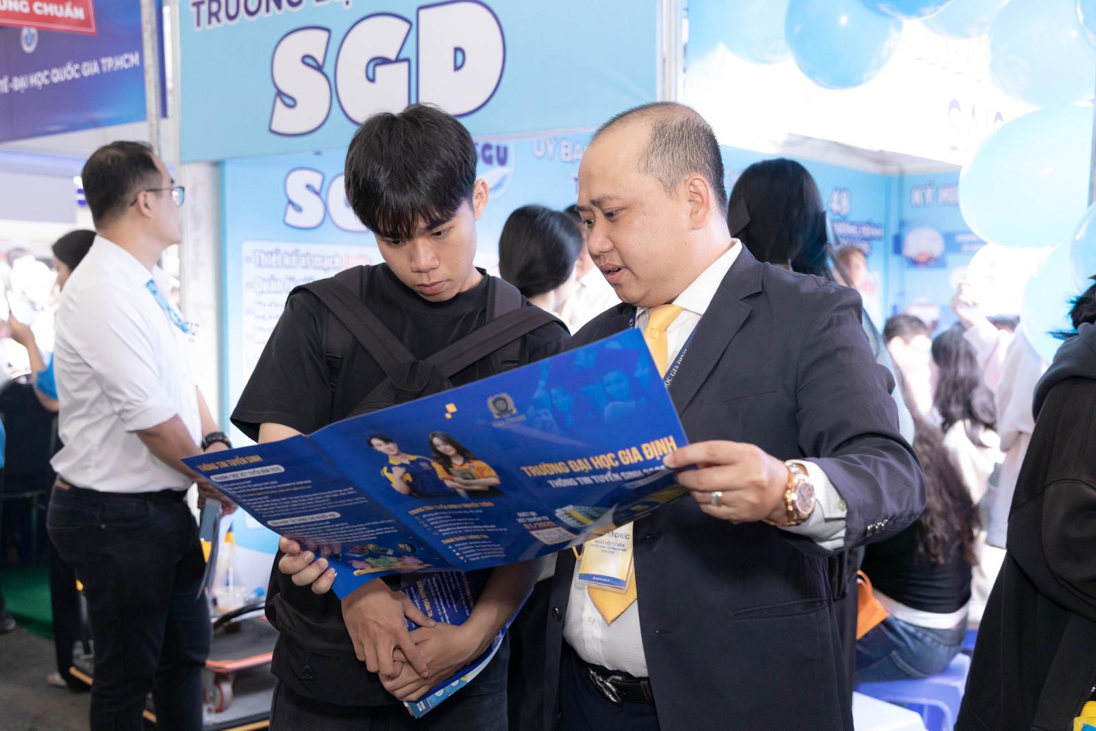 Ngành công nghệ thông tin có khó không: Kiến thức nền tảng cần thiết để bắt đầu học tập