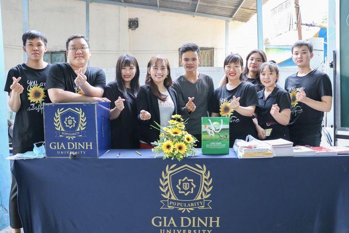 nu sinh ngheo vuot kho hoc gioi dat hoc bong tien si