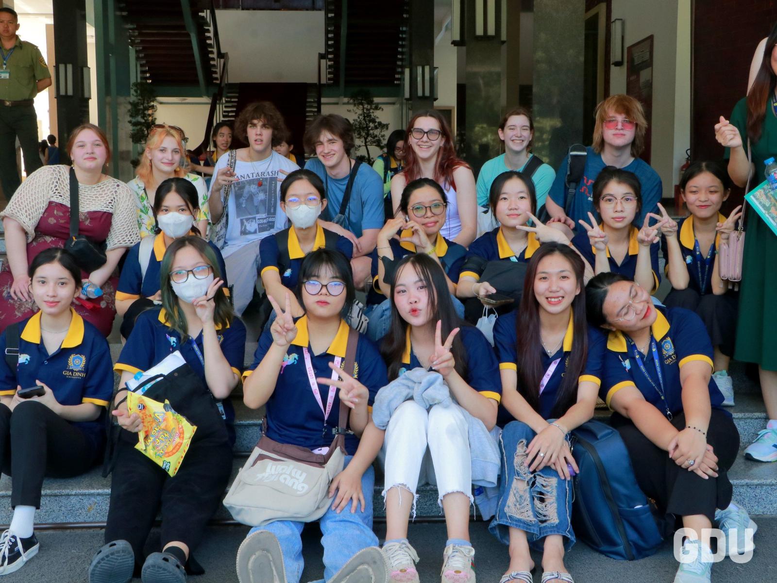 Phát triển kỹ năng giao tiếp khi gặp gỡ người thành công, tự tin, thuyết phục hơn
