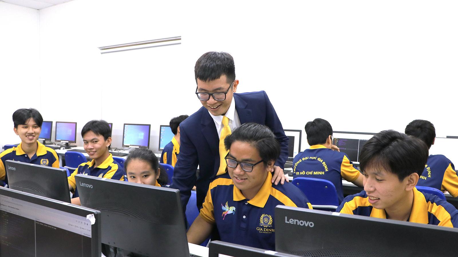 Quá trình phát triển website từ thiết kế đến coding
