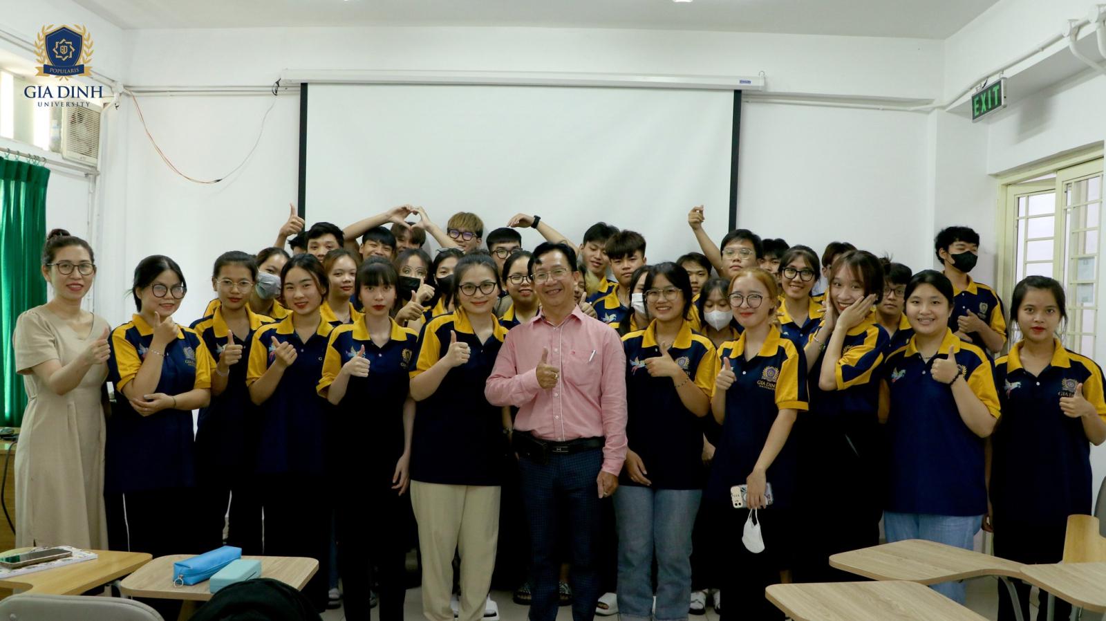 Sinh viên chia sẻ kinh nghiệm xét tuyển đại học thành công năm 2024