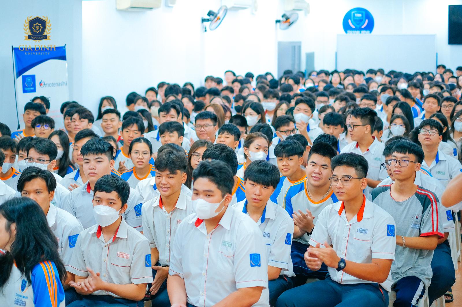 Sinh viên định hướng nghề nghiệp từ sớm thông qua trải nghiệm làm việc thực tế