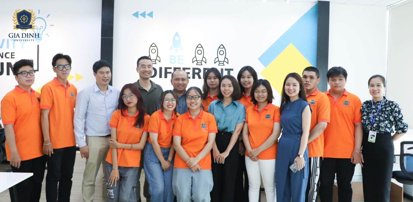 Sinh viên làm thêm tích lũy kinh nghiệm thực tế, kỹ năng mềm quan trọng