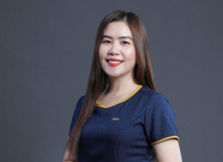 Sinh viên tự tin thuyết trình trước lớp học