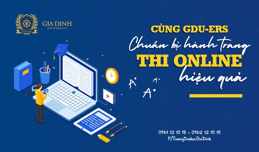 Sinh viên xem lịch thi học kỳ trên máy tính để bàn tại nhà để chuẩn bị ôn tập