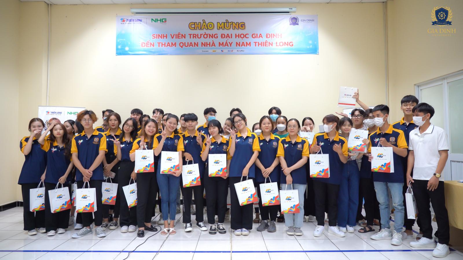 So sánh chi phí đào tạo giữa các trường: Đánh giá chi phí học đi kèm chất lượng để đưa ra quyết định đầu tư giáo dục thông minh nhất