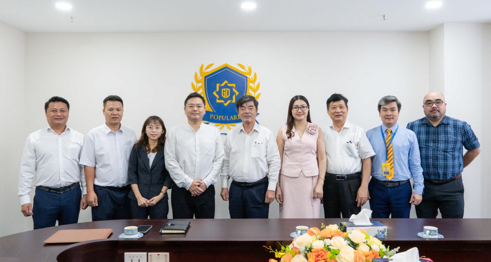 Tọa đàm doanh nghiệp thảo luận chiến lược phát triển, kế hoạch kinh doanh