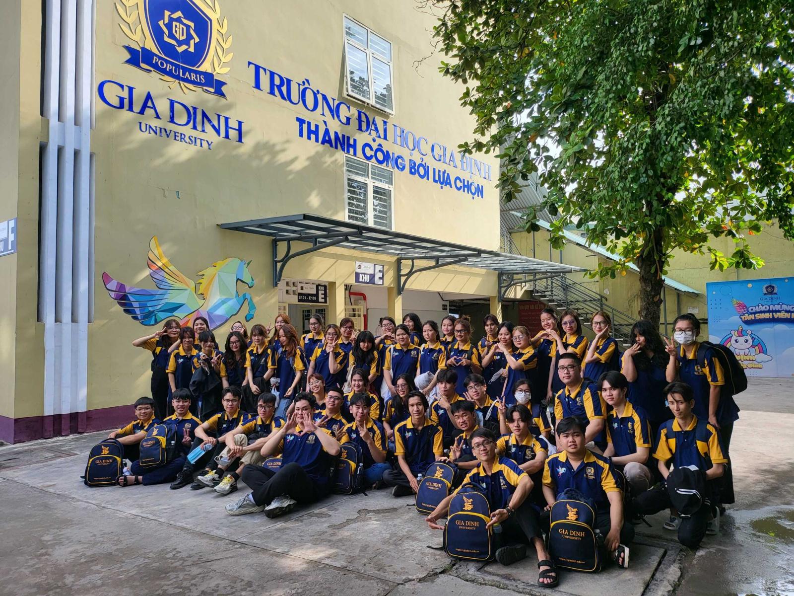 Ví dụ về học tập gắn với thực tiễn trong ngành Công nghệ Thông tin